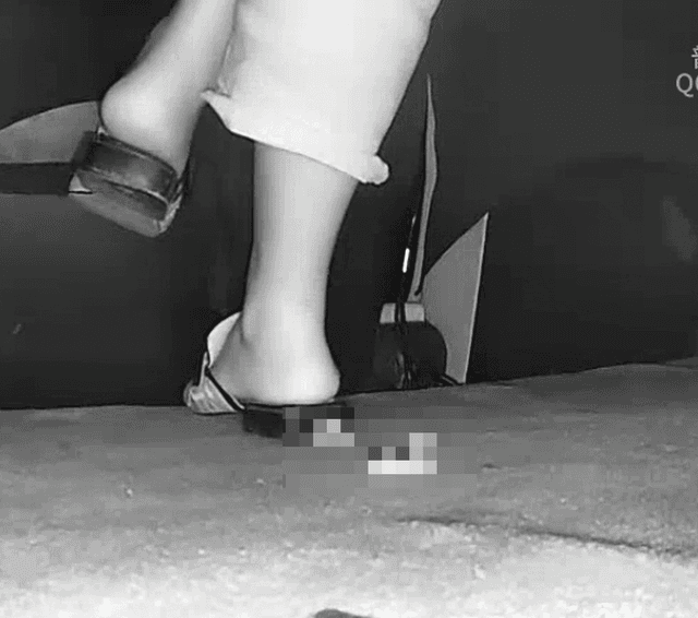 Cinema girl candid crush with slide sandals