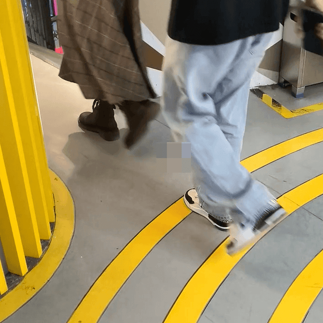 Anime convention passing women wearing various types of shoes candid crush