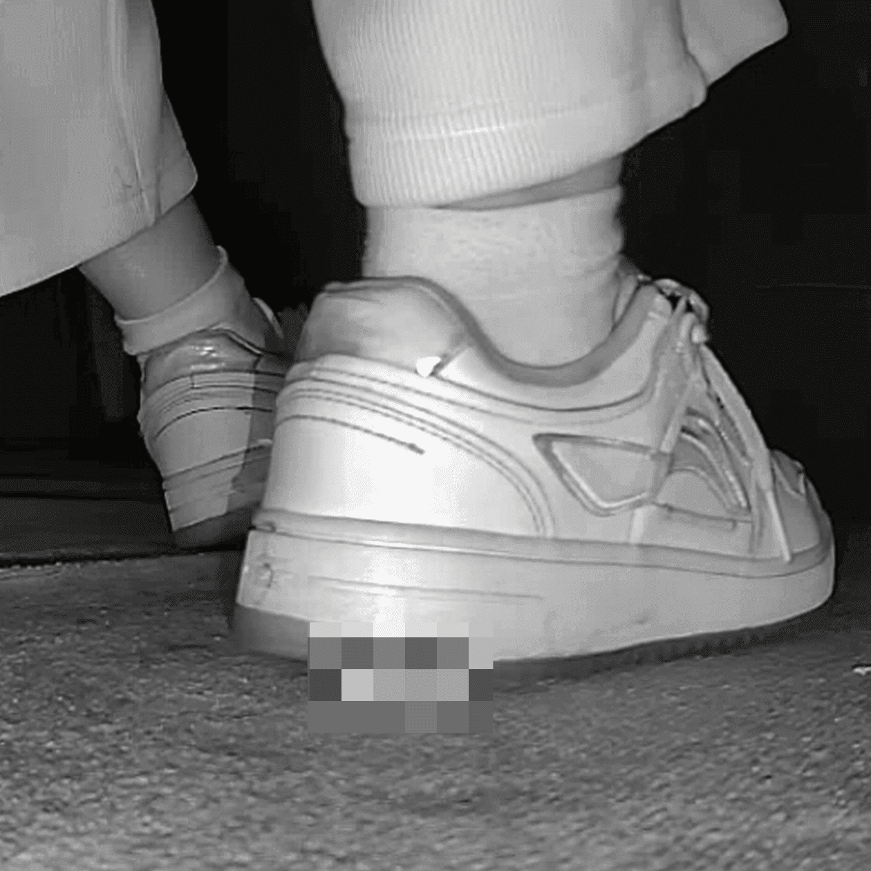 Three girls in cinema candid crush with Fila and Skechers sneakers