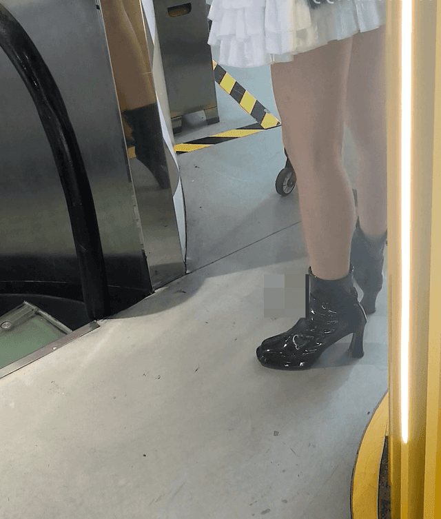 Anime convention girls in black thigh-high boots candid crush + cosplay girls candid crush