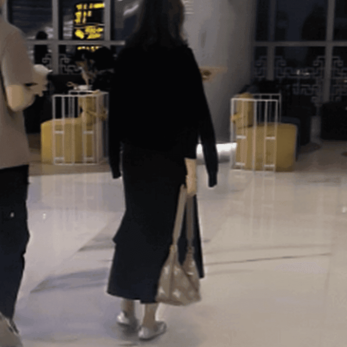 Woman in silver flats candid crush at the cinema + Woman in sandals candid crush while playing the basketball arcade machine (2 in 1)