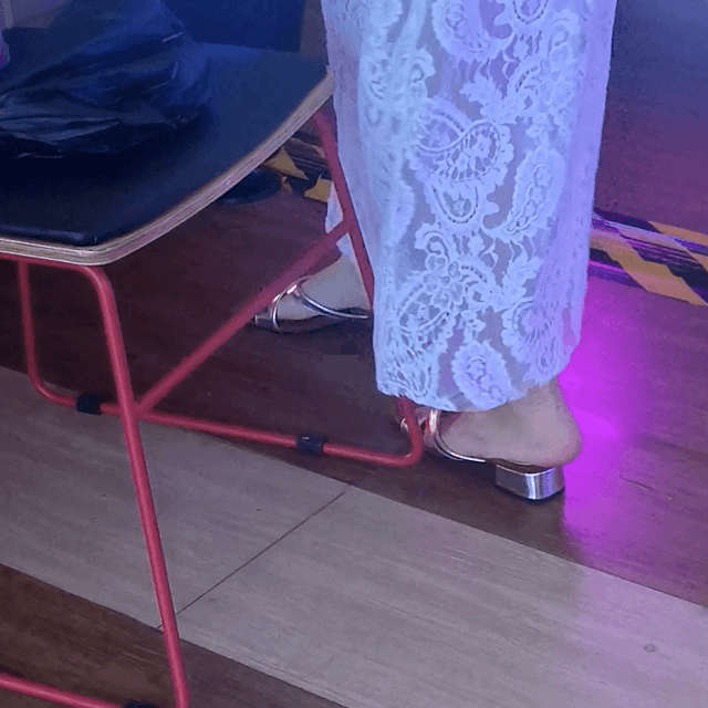 Game arcade woman in chunky heel sandals candid crush + Basketball shooting machine candid crush