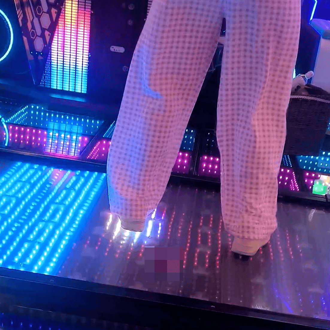 Dance machine lady in Air Force sneakers candid crush + Arcade girl in canvas sneakers candid crush