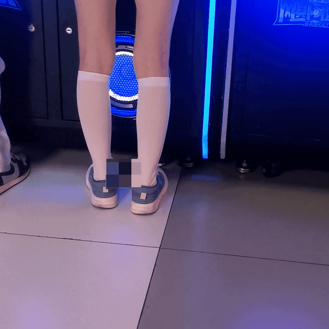 Dance machine lady in Air Force sneakers candid crush + Arcade girl in canvas sneakers candid crush