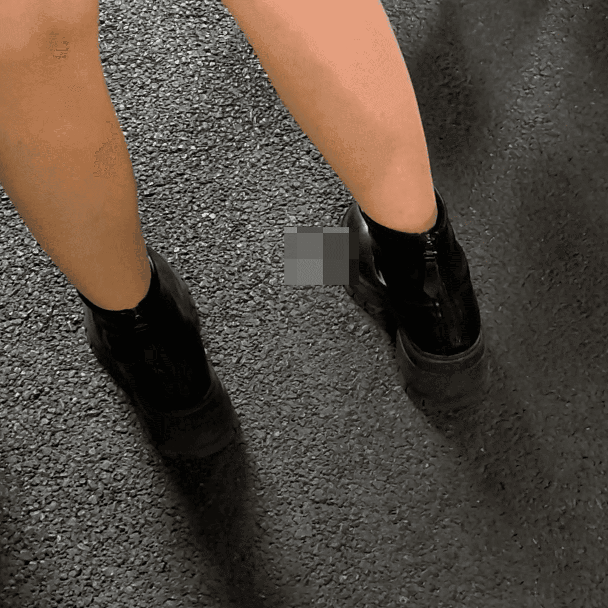 Outdoor multiple women in high heels + Martin boots + Knee-high boots candid crush
