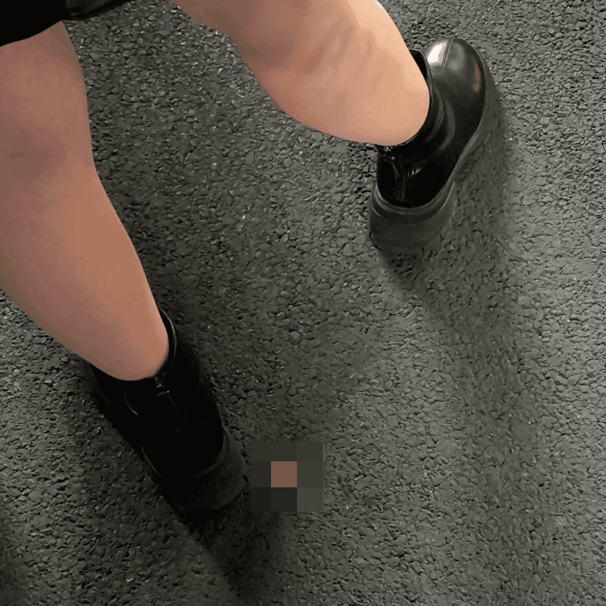 Outdoor multiple women in high heels + Martin boots + Knee-high boots candid crush