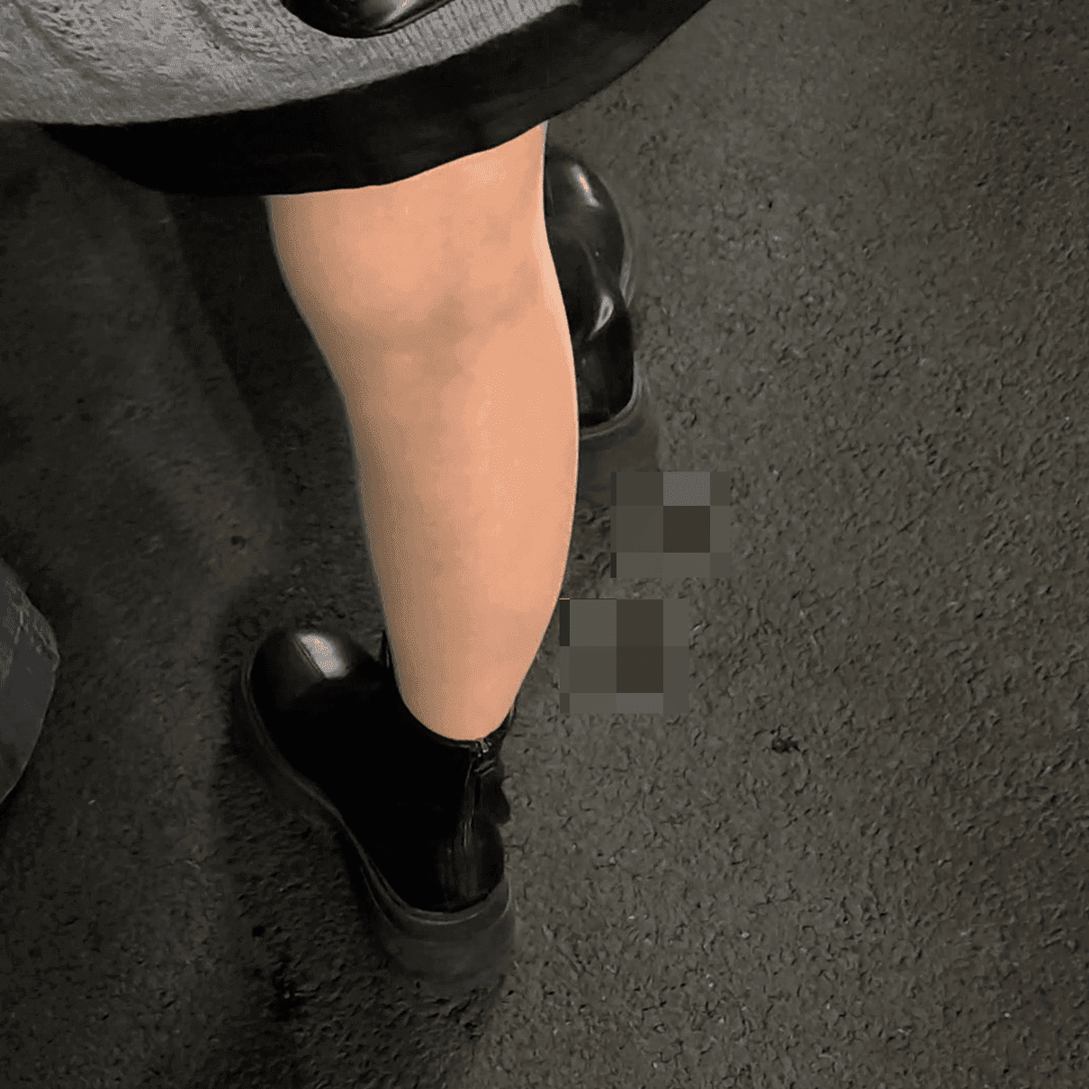 Outdoor multiple women in high heels + Martin boots + Knee-high boots candid crush