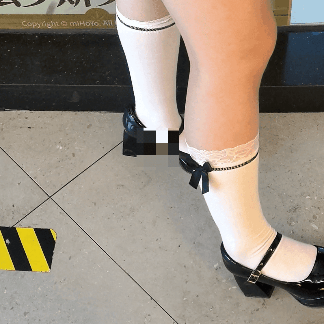 Anime convention cosplay lady in chunky-heeled leather shoes and ankle boots candid crush