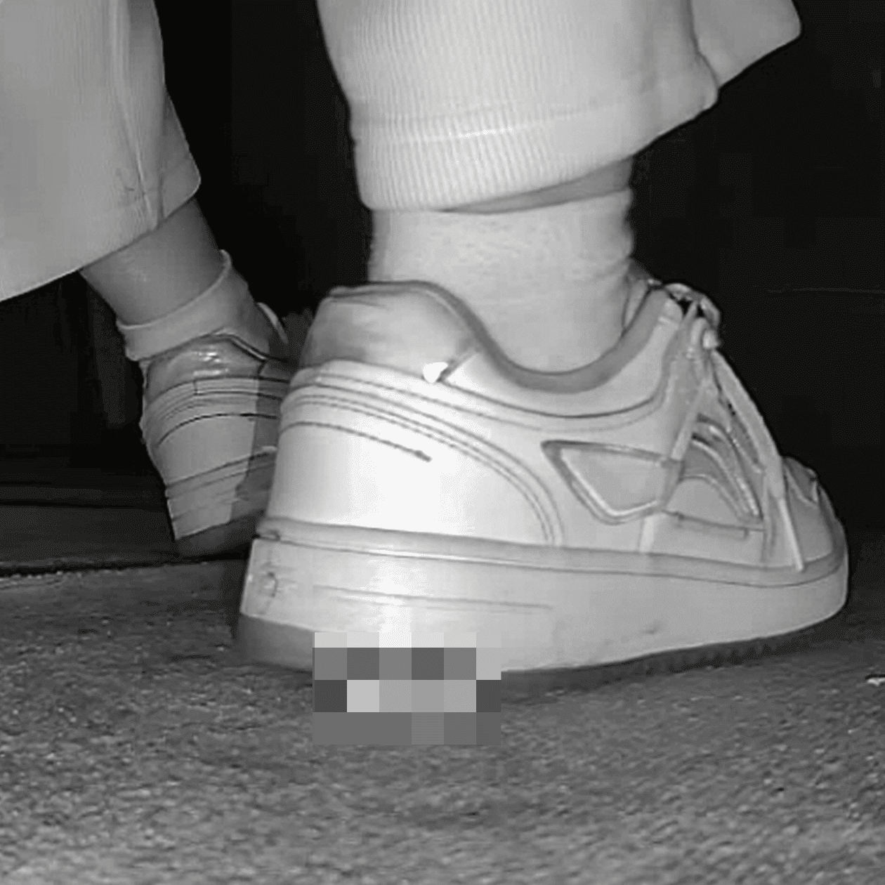 Three girls in cinema candid crush with Fila and Skechers sneakers