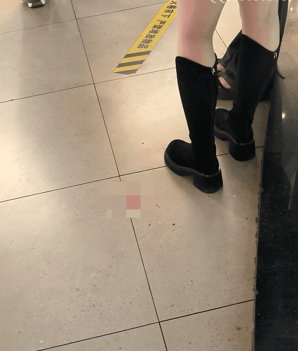 Anime convention girls in black thigh-high boots candid crush + cosplay girls candid crush