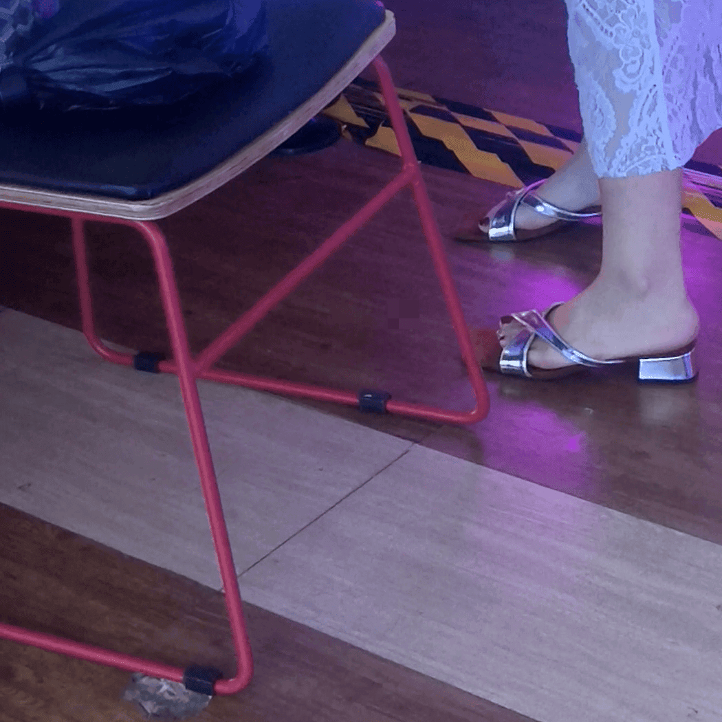 Game arcade woman in chunky heel sandals candid crush + Basketball shooting machine candid crush